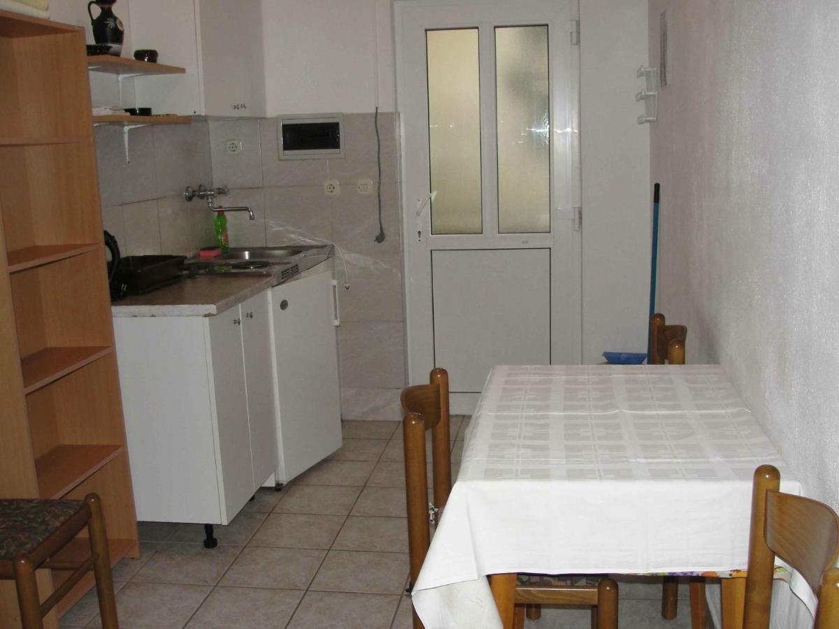Apartments Pinija Supetar Exterior photo